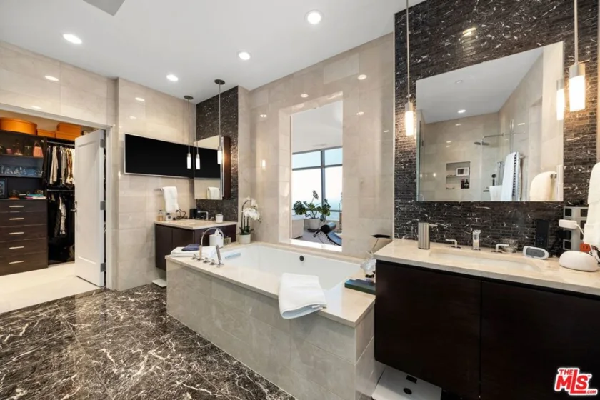 900 W Olympic Boulevard #46G photo 39