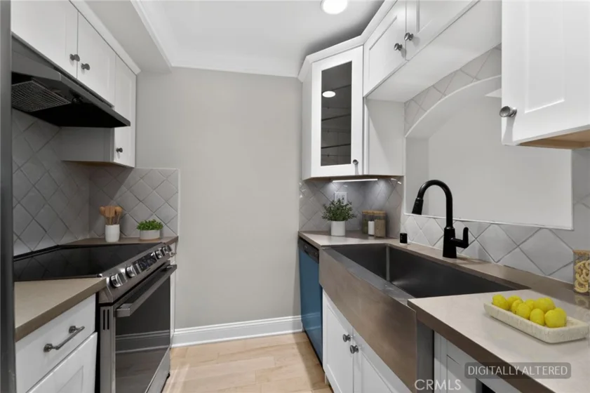 750 N Kings #114 photo 12