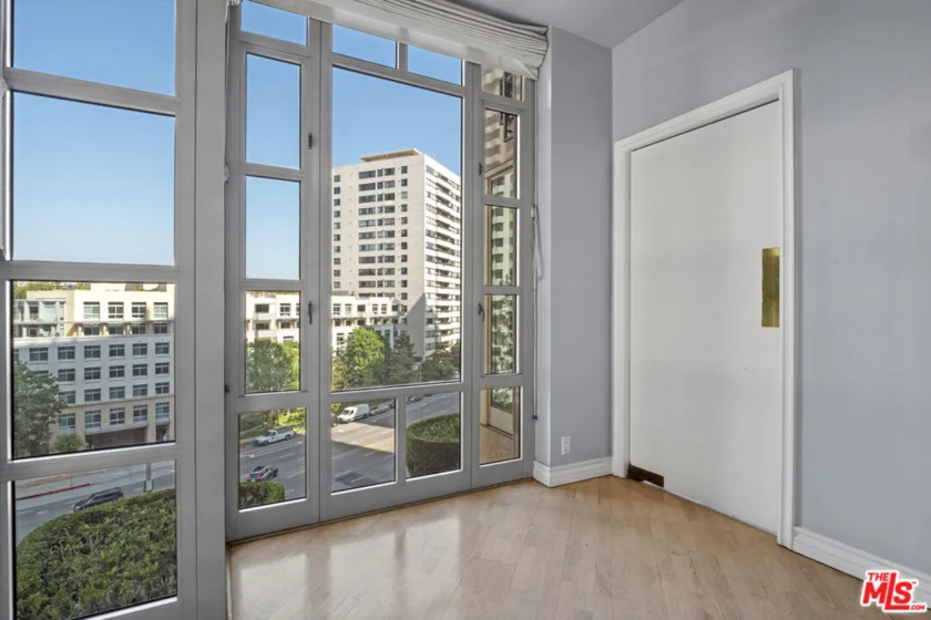 10580 Wilshire Boulevard #6NW photo 22