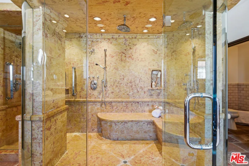 450 N Maple Drive #501 photo 21