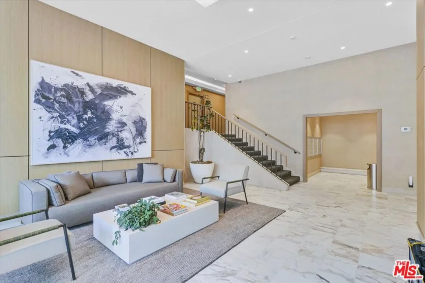 999 N Doheny Drive #601 photo 24