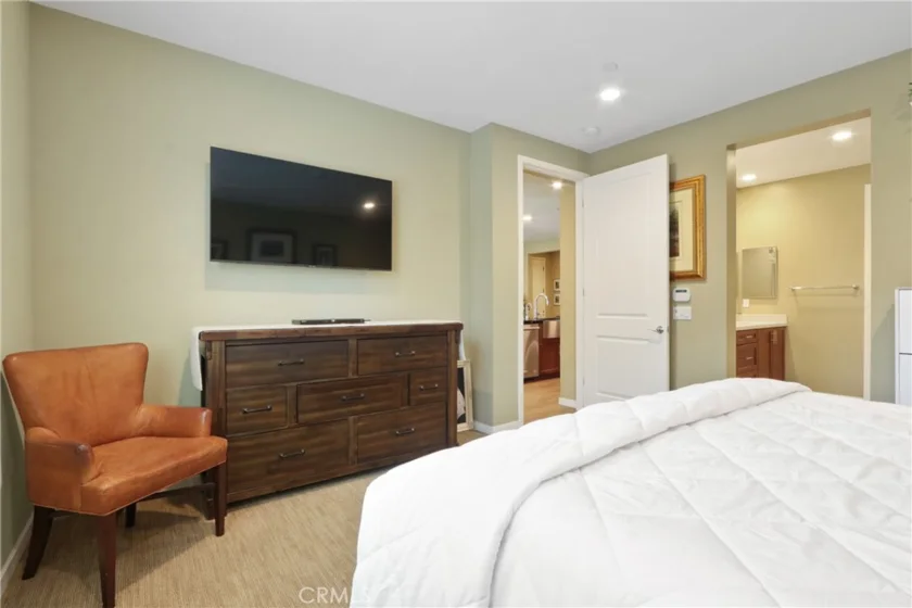 10902 Flora Park Way photo 12