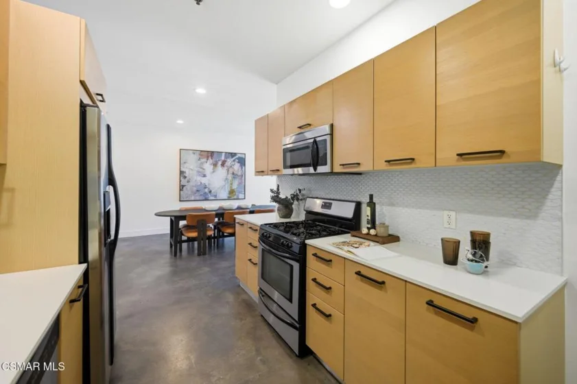 5016 Bakman Avenue #104 photo 19