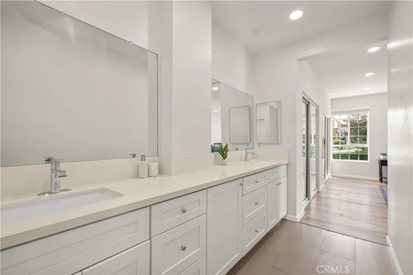 308 1/2 Commonwealth Avenue photo 17