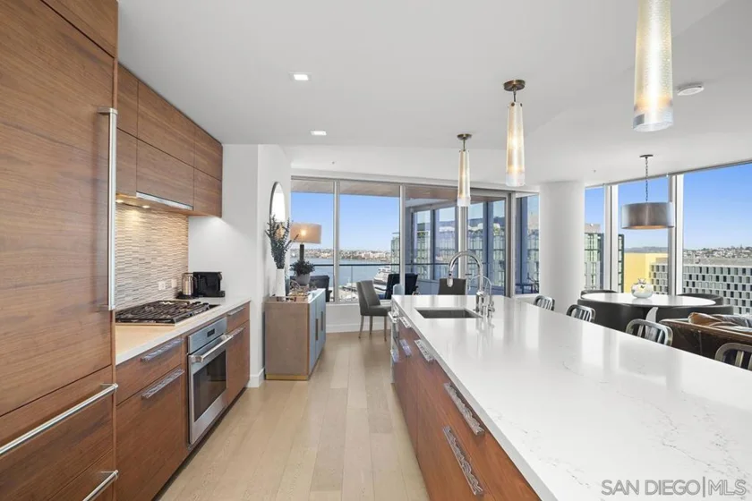 888 W E Street #1801 photo 21