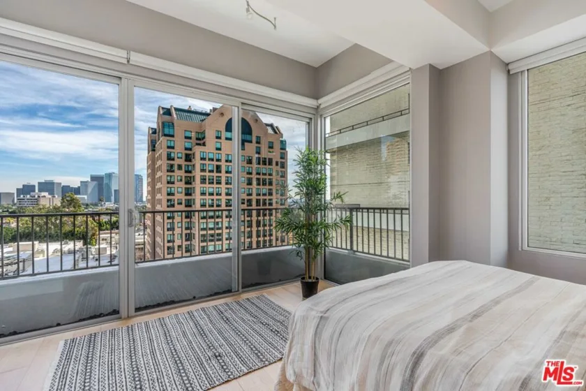 10501 Wilshire Boulevard #1012 photo 15