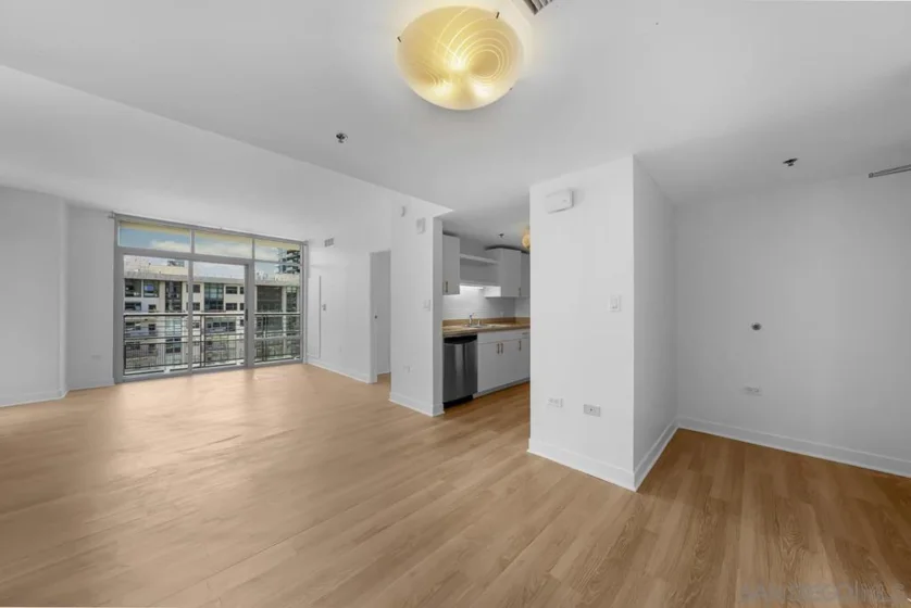 425 W Beech #1358 photo 3