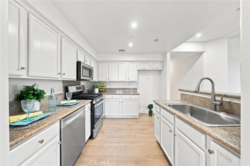 1138 N Euclid Street #5 photo 14