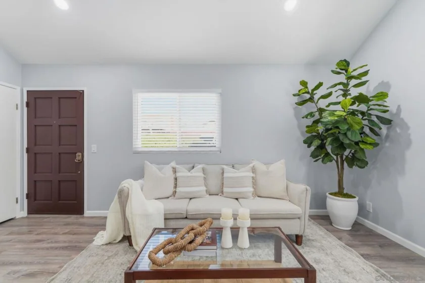 6795 Parkside photo 2