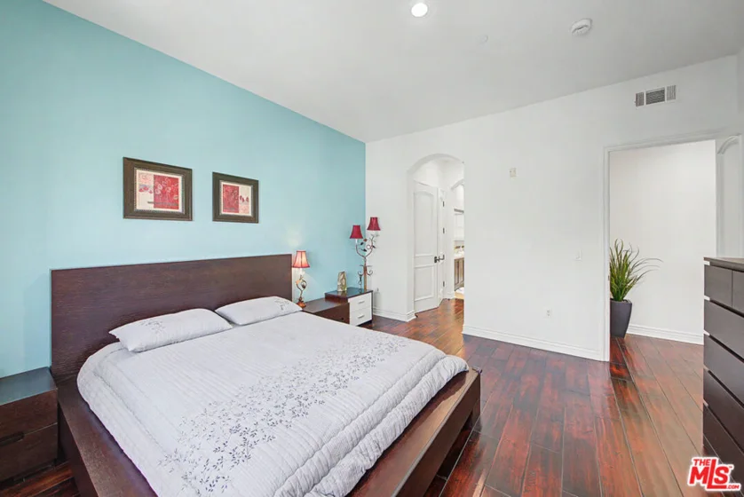 5057 Maplewood Avenue #PH4 photo 7
