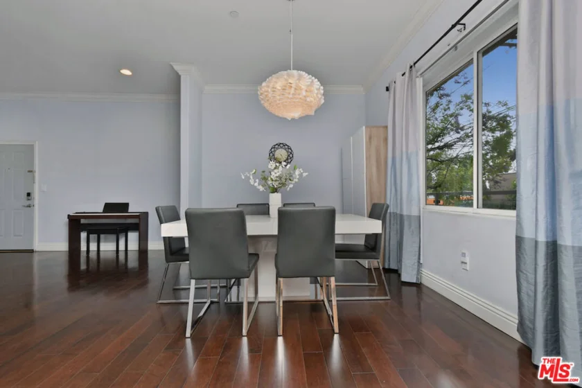 14315 Magnolia Boulevard #101 photo 3