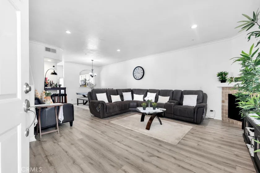 18347 Saticoy Street #4 photo 1