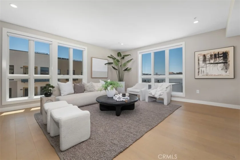 39 S Los Robles Avenue #6020 photo 11