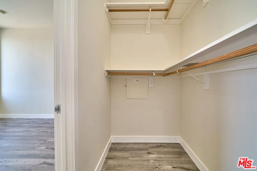3810 Wilshire Boulevard #1001 photo 31
