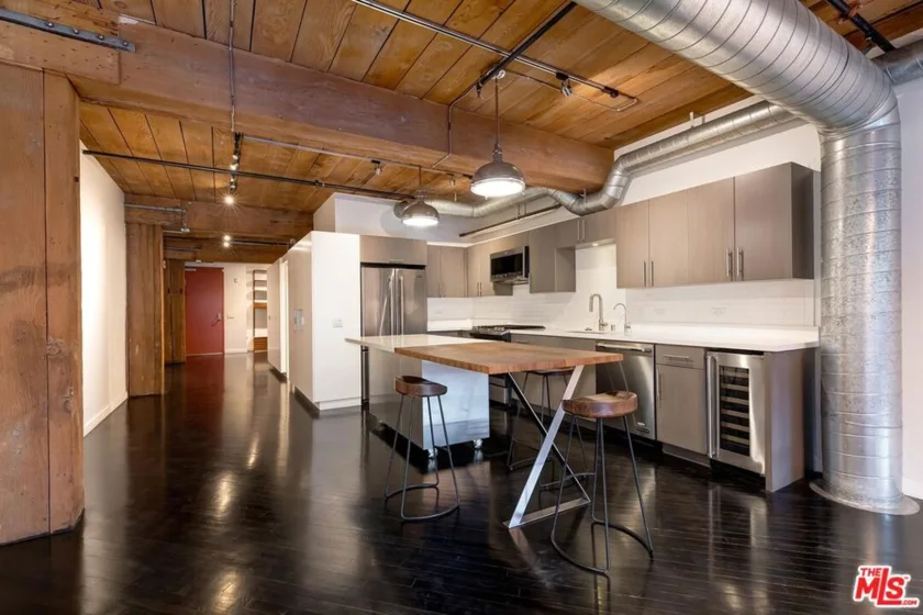 530 S Hewitt Street #126 photo 8