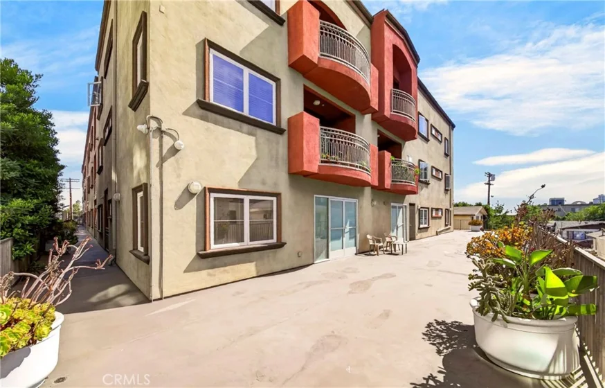 11124 Burbank Boulevard #108 photo 40