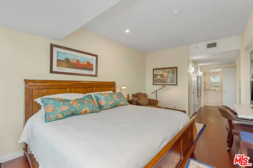 13600 Marina Pointe Drive #1704 photo 20