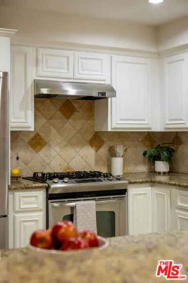 4733 Elmwood Avenue #102 photo 6