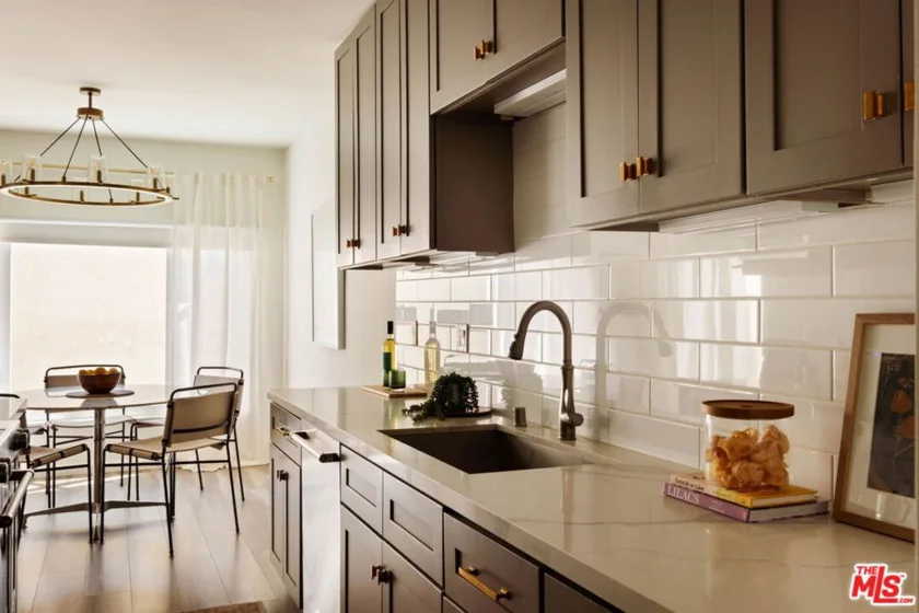 11820 Mayfield Avenue #105 photo 24