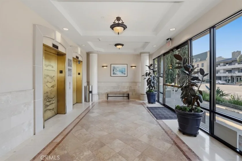 1000 E Ocean #402 photo 29