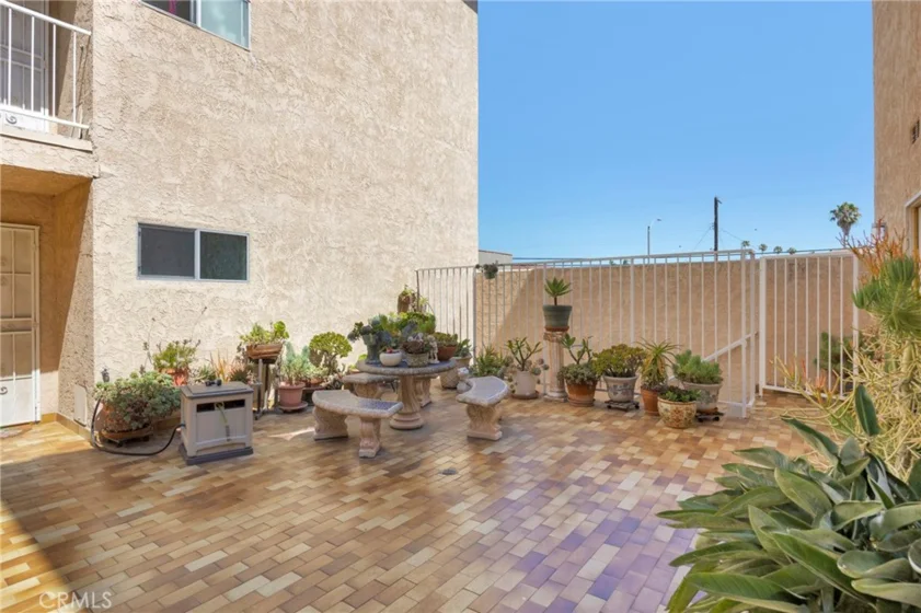 1311 S Grand #10 photo 17