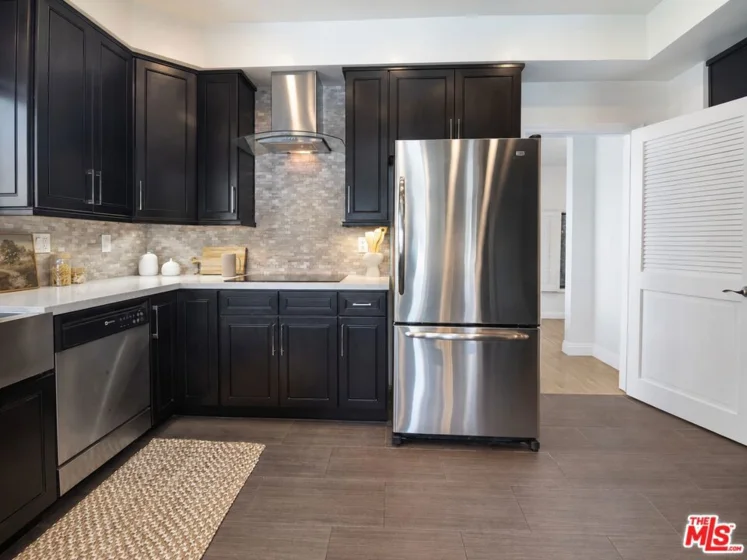 1434 Greenfield Avenue #303 photo 9