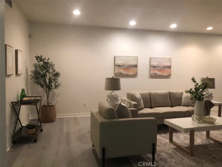 380 S Orange Grove Bl #8 photo 23