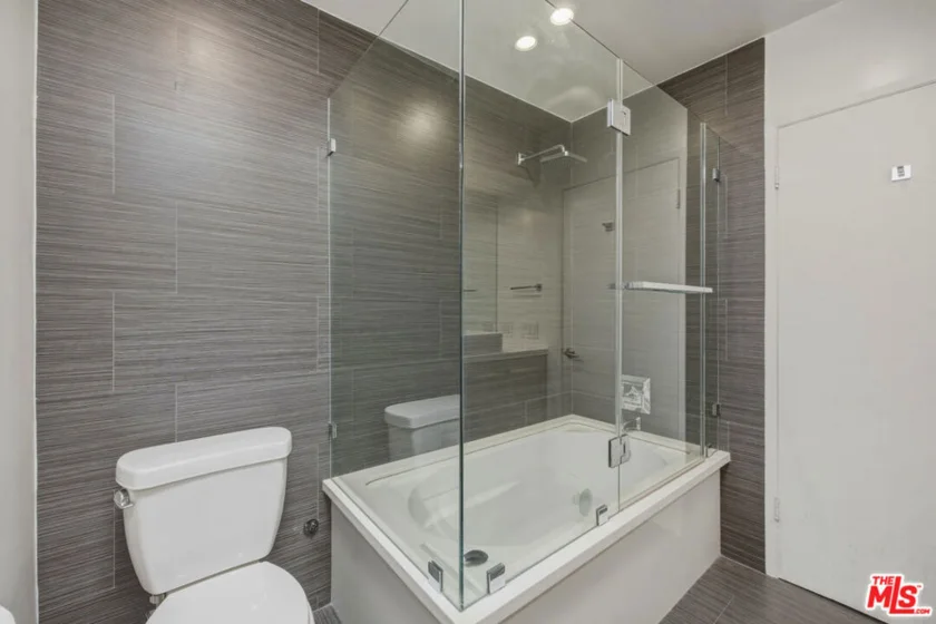 1121 N Olive Drive #302 photo 27
