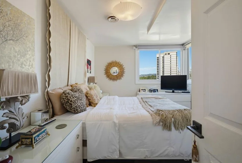 10501 Wilshire Boulevard #1005 photo 18