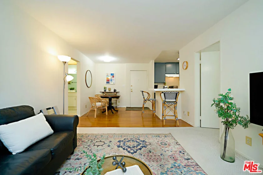 320 S Ardmore Avenue #323 photo 9