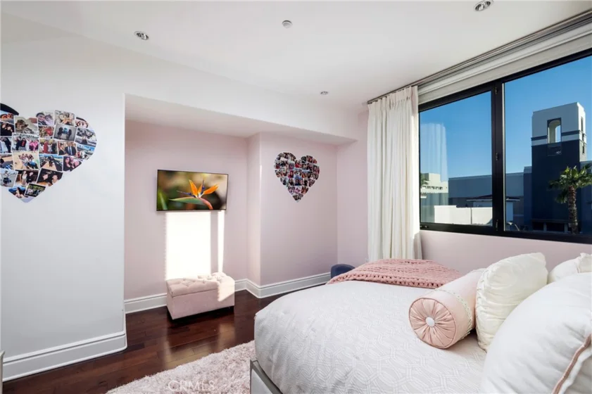 345 E Colorado Boulevard #404 photo 34