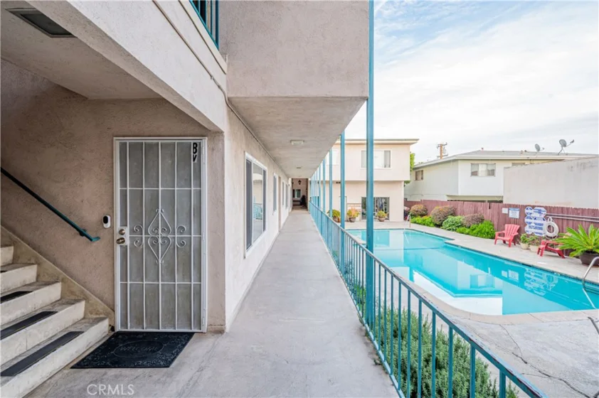 913 Victor Avenue #8 photo 1