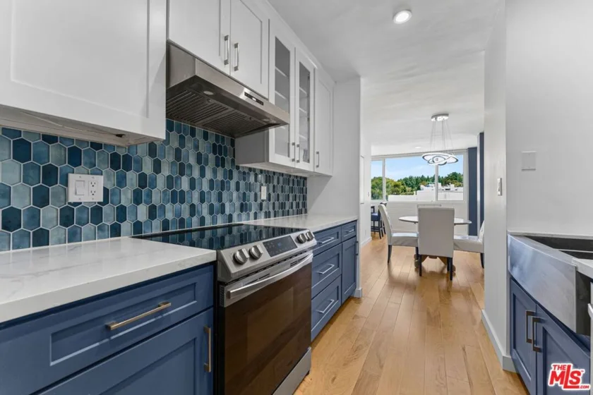 540 Kelton Avenue #501 photo 13