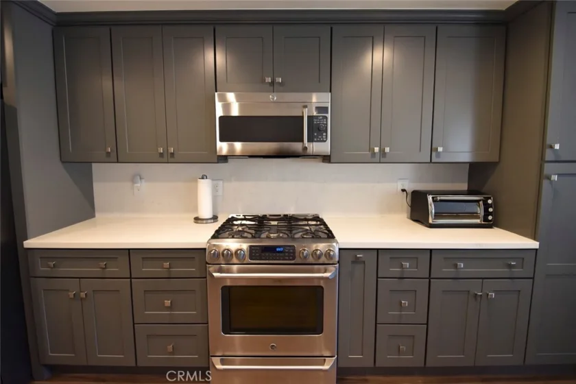 5350 White Oak Avenue #105 photo 8