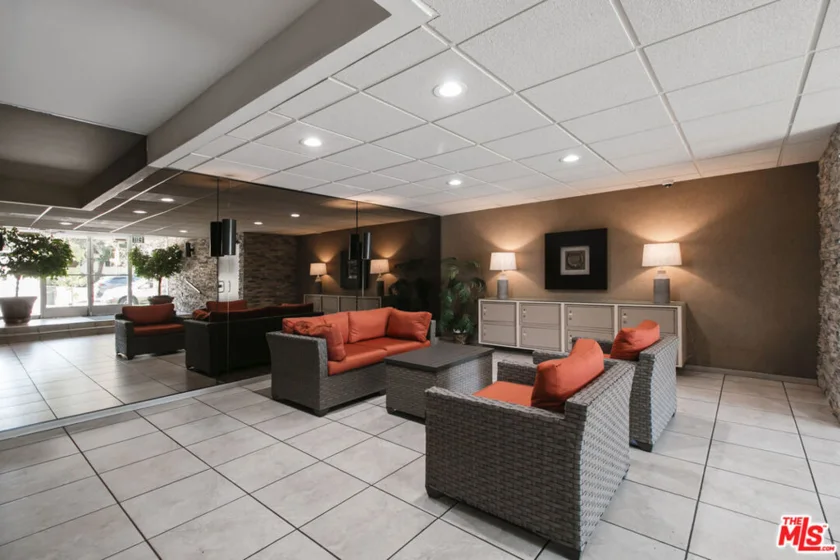 525 N Sycamore Avenue #301 photo 16
