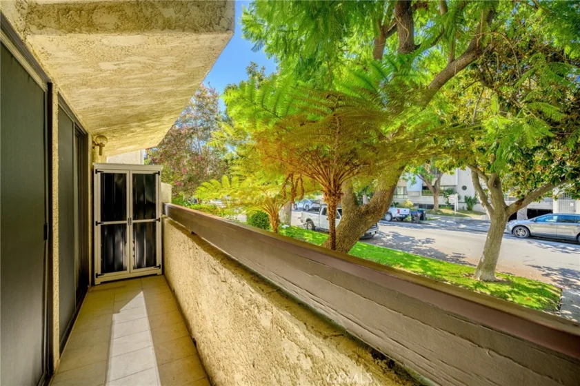 543 W Stocker Street #14 photo 6