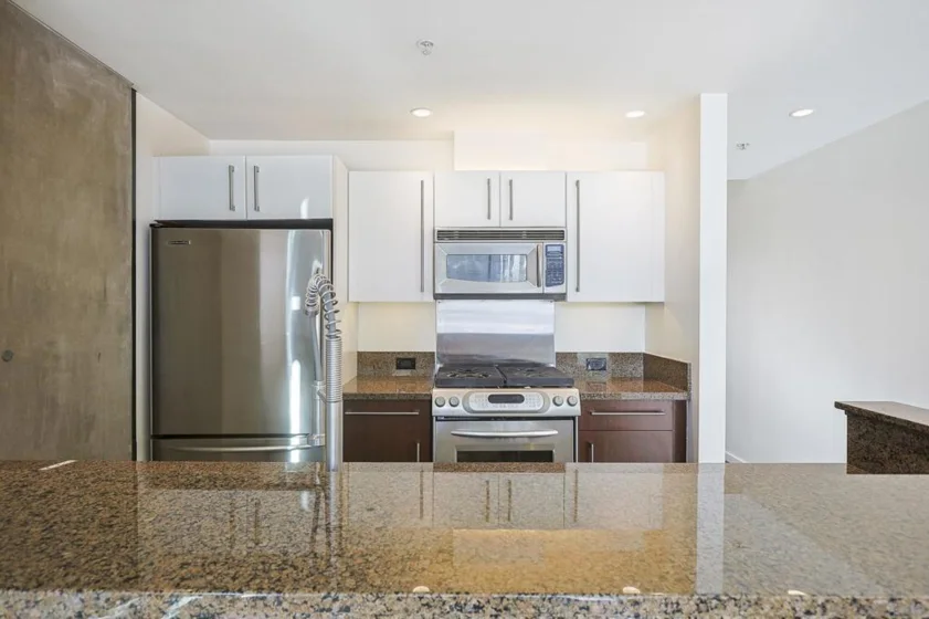 350 11th #630 photo 3