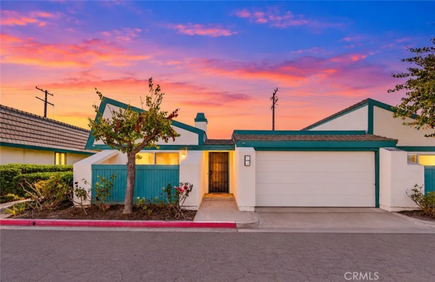 6938 Almondine photo 1