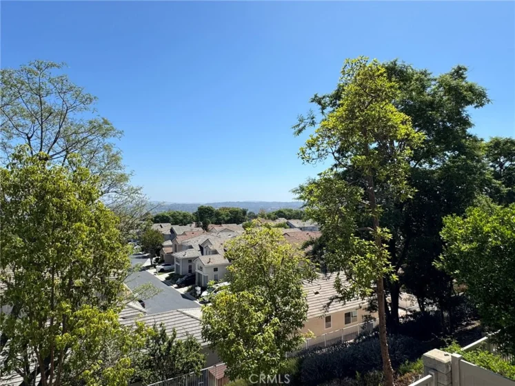 16 Torres Pointe photo 2