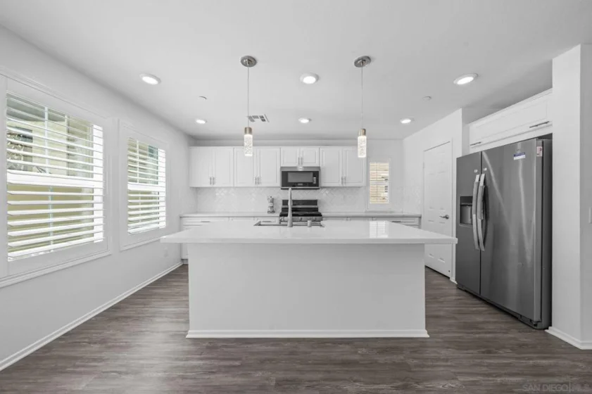 41917 Zafra Street photo 25