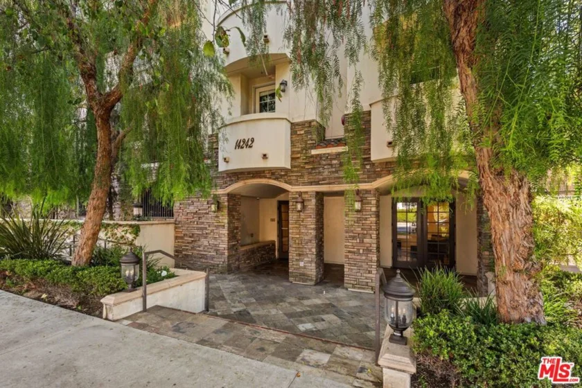 14242 Burbank Boulevard #108 photo 1