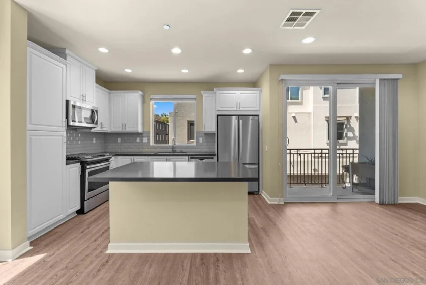 2564 S Escondido Boulevard #512 photo 13