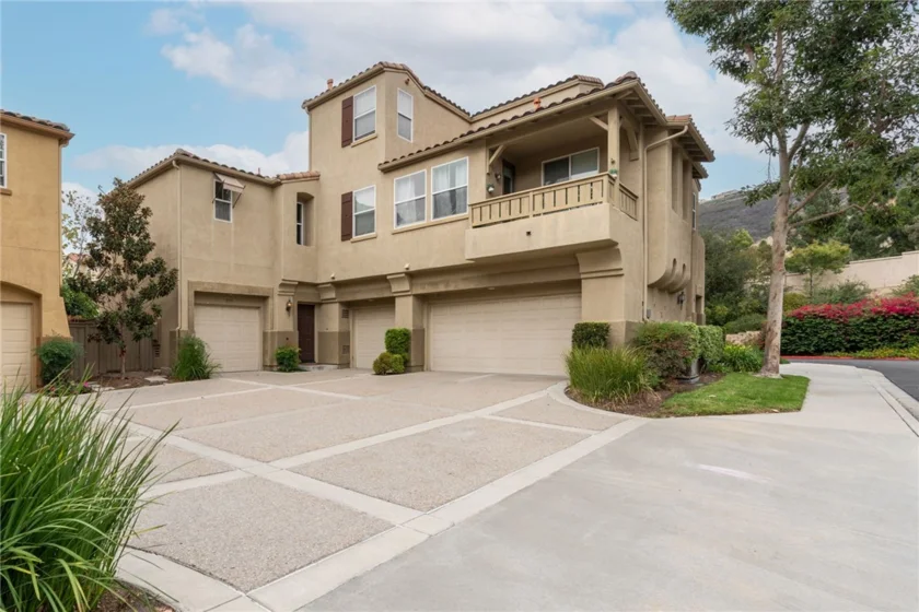 1179 Caprise Drive photo 1