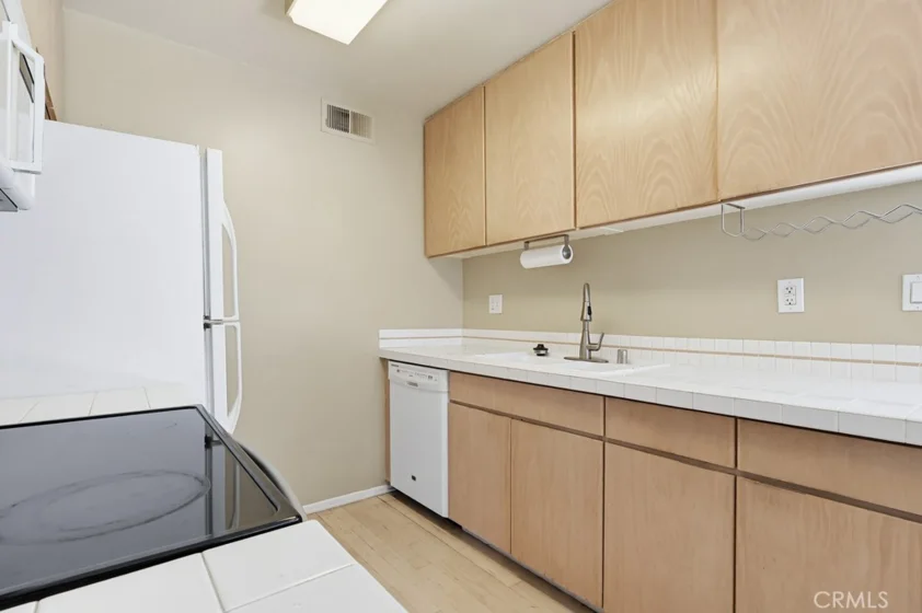 6028 Bixby Village Drive #96 photo 10