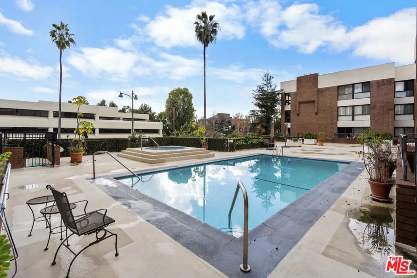 4477 Wilshire Boulevard #308 photo 37