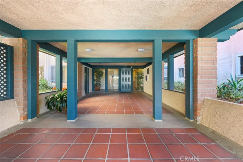 5651 Windsor Way #303 photo 1