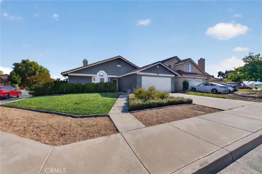25998 Summer Dawn Court photo 4