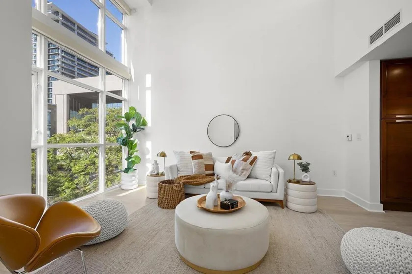 1325 Pacific Highway #313 photo 13