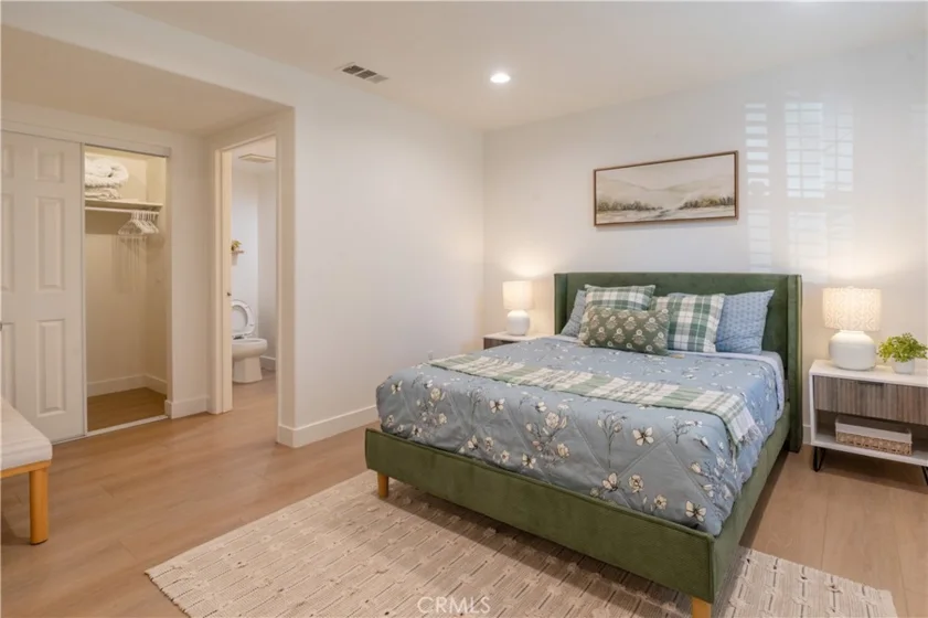 8056 Torino photo 3