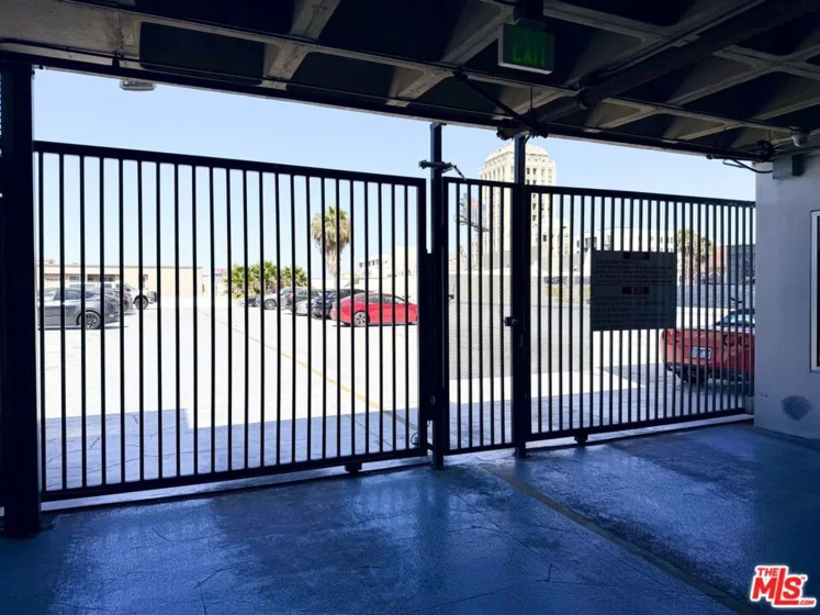 3810 Wilshire Boulevard #408 photo 29